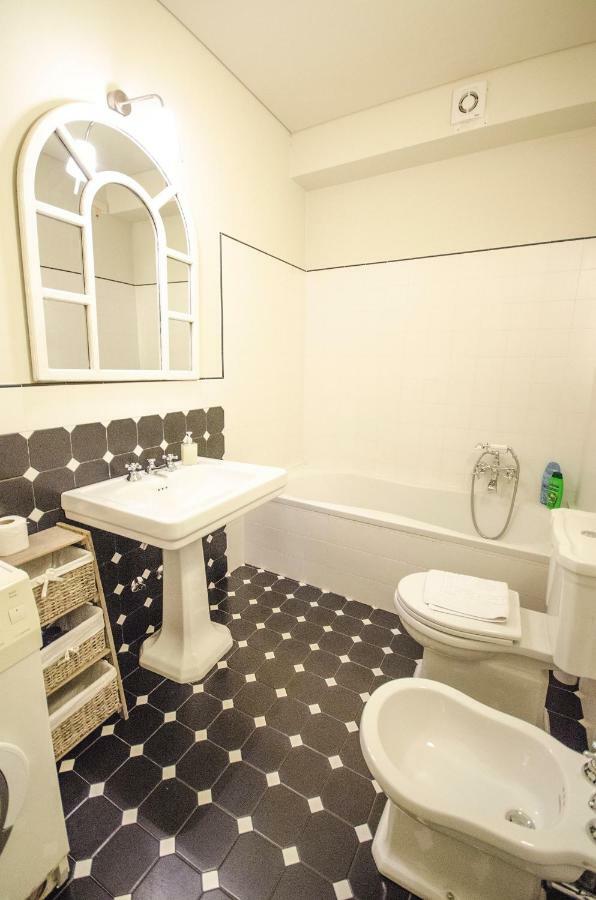 Azeglio Apartment, A Due Passi Da Piazza Maggiore 博洛尼亚 外观 照片