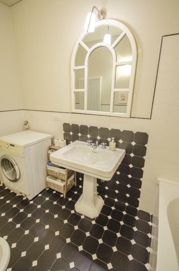 Azeglio Apartment, A Due Passi Da Piazza Maggiore 博洛尼亚 外观 照片