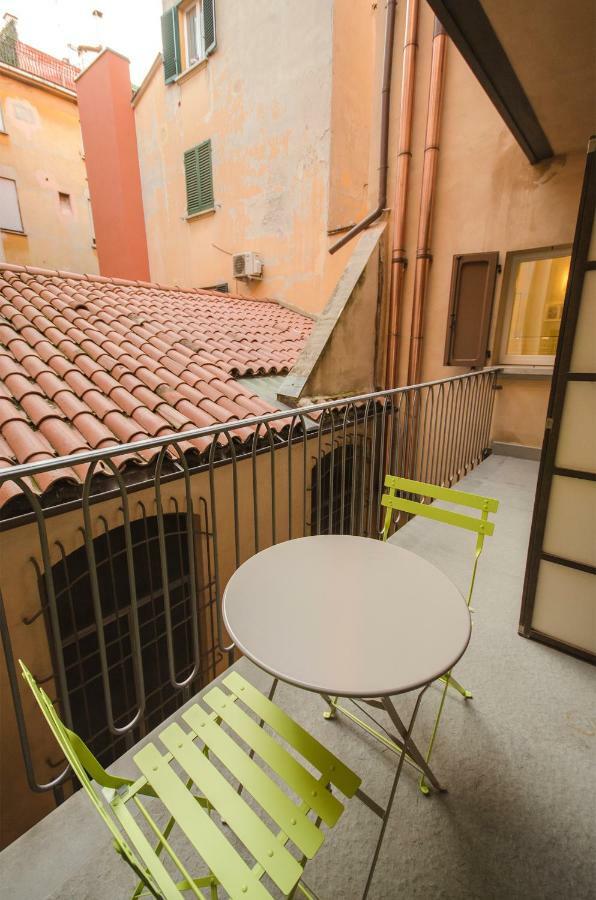Azeglio Apartment, A Due Passi Da Piazza Maggiore 博洛尼亚 外观 照片